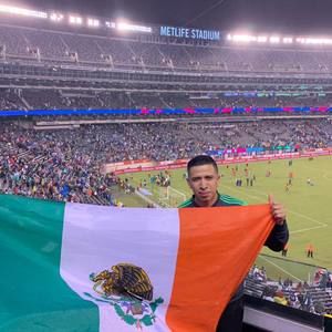 Meet your Posher, Diego